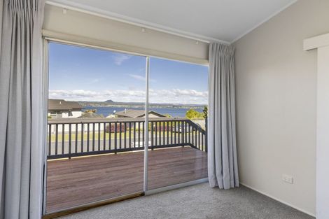 Photo of property in 2/12 Isobel Street, Acacia Bay, Taupo, 3330