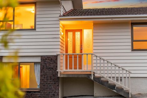 Photo of property in 32 Seymour Grove, Kingsley Heights, Upper Hutt, 5018