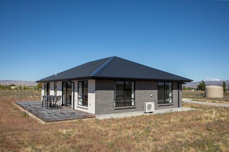 Photo of property in 21 Thyme Fields Road, Springvale, 9393