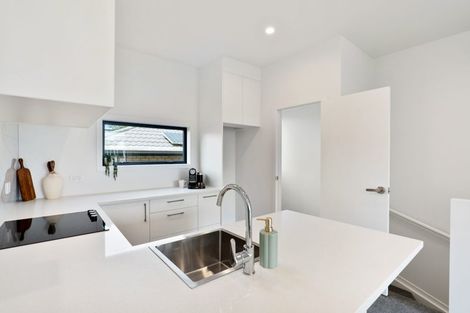 Photo of property in 3 Meg Lane, Glen Eden, Auckland, 0602