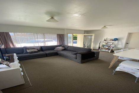Photo of property in 2/219 Forrest Hill Road, Forrest Hill, Auckland, 0620