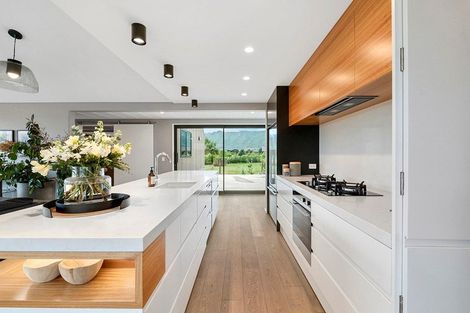 Photo of property in 32 Annie Aranui Drive, Poraiti, 4182