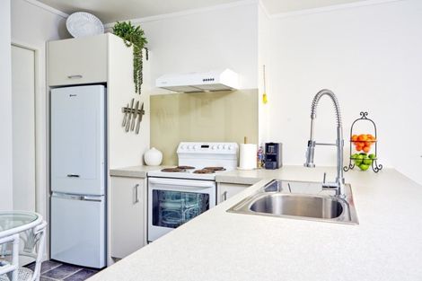 Photo of property in 17 Muriwai Drive, Whakatane, 3120