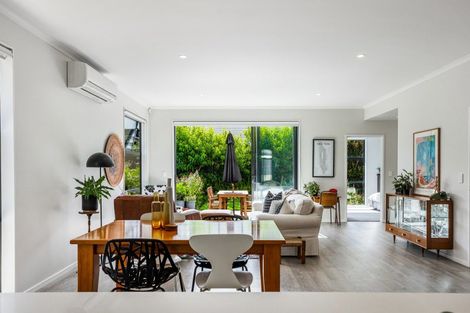 Photo of property in 16 Sacred Kingfisher Road, Hobsonville, Auckland, 0616