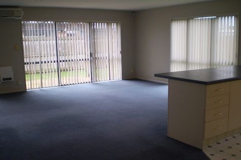 Photo of property in 8 Kotuku Crescent, Woolston, Christchurch, 8023