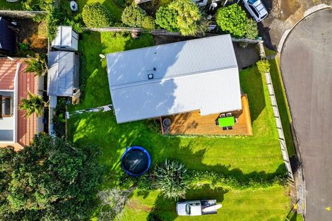 Photo of property in 3 Mallinder Place, Oakura, 4314