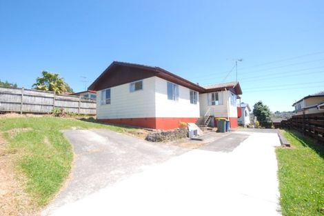 Photo of property in 3 Doone Place, Massey, Auckland, 0614