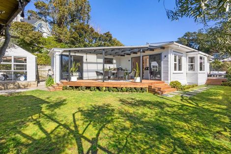 Photo of property in 15 Bracken Street, New Plymouth, 4310