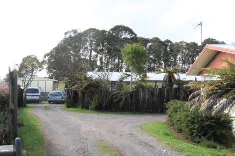 Photo of property in 16a Matthew Place, Kawaha Point, Rotorua, 3010