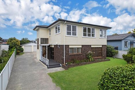 Photo of property in 14 Miro Road, Mangere Bridge, Auckland, 2022