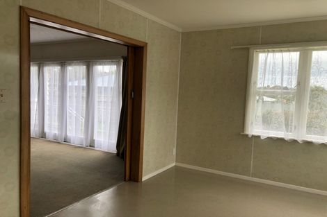 Photo of property in 75 Kenmore Street, Newlands, Wellington, 6037