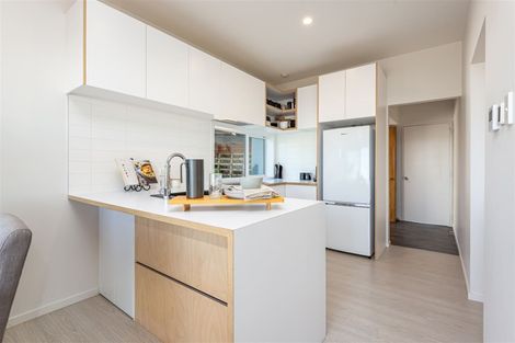 Photo of property in 182 Mount Pleasant Road, Mount Pleasant, Christchurch, 8081