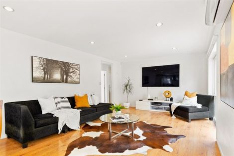 Photo of property in 2/49a Lancaster Road, Beach Haven, Auckland, 0626