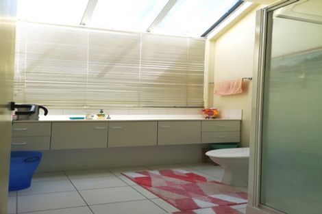 Photo of property in 36 Loloma Drive, Half Moon Bay, Auckland, 2012