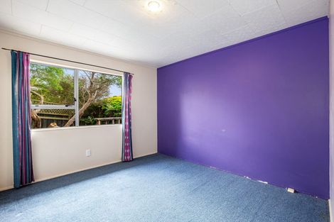 Photo of property in 108 Omapere Street, Whitby, Porirua, 5024