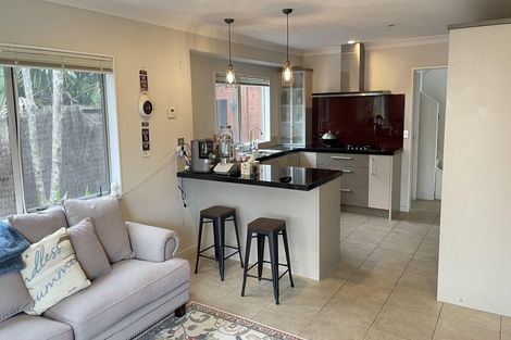 Photo of property in 23 Laurel Oak Drive, Schnapper Rock, Auckland, 0632