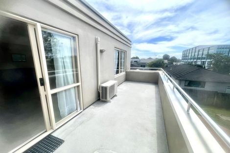 Photo of property in 4/28 Third Avenue, Tauranga, 3110