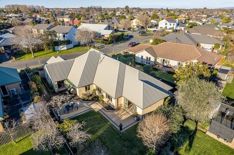 Photo of property in 4 Dinglebay Place, Casebrook, Christchurch, 8051