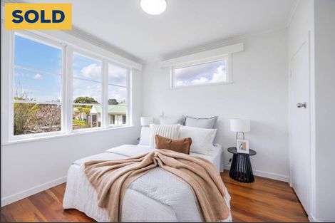 Photo of property in 30 Fruitvale Road, New Lynn, Auckland, 0600