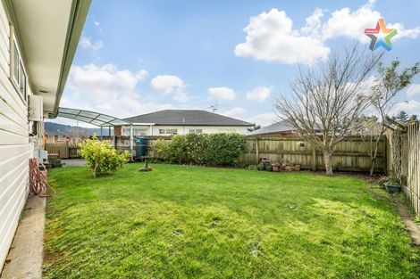 Photo of property in 10 Woodland Mews, Wainuiomata, Lower Hutt, 5014
