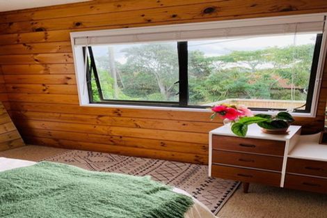 Photo of property in 2/72 Aeroview Drive, Beach Haven, Auckland, 0626