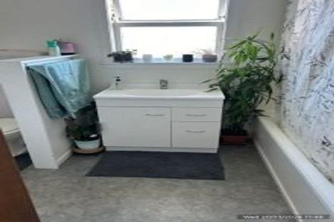 Photo of property in 7a Blenheim Place, Vogeltown, New Plymouth, 4310