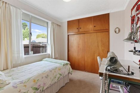 Photo of property in 1/17b Prestons Road, Redwood, Christchurch, 8051
