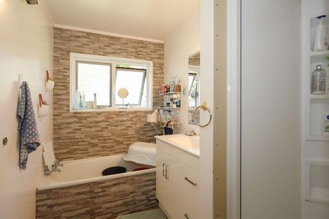 Photo of property in 44 Lee Street, Te Puke, 3119