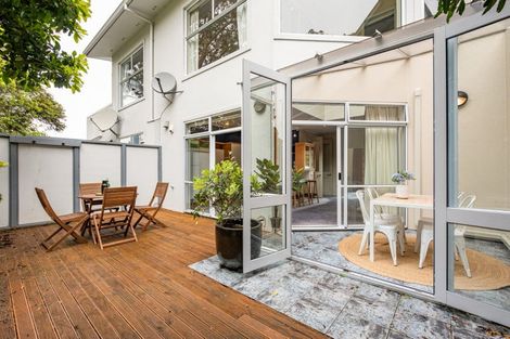 Photo of property in Fernhill Flats, 11/324u The Terrace, Te Aro, Wellington, 6011