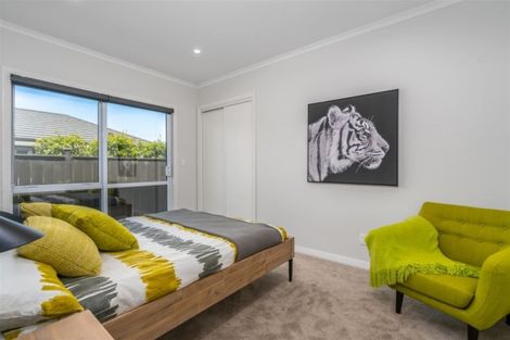 Photo of property in 12 Walter Ruddock Avenue, Kumeu, 0810