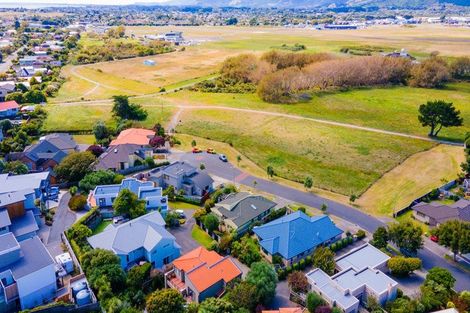 Photo of property in 11 Avion Terrace, Raumati Beach, Paraparaumu, 5032