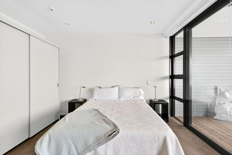 Photo of property in 407/7 Humber Street, Pandora, Napier, 4110