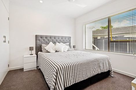 Photo of property in 2/53 Taioma Crescent, Te Atatu Peninsula, Auckland, 0610