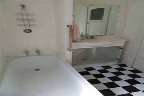 Photo of property in 132 Karaka Road, Thames, 3500