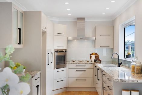 Photo of property in 1/461 Beach Road, Murrays Bay, Auckland, 0630