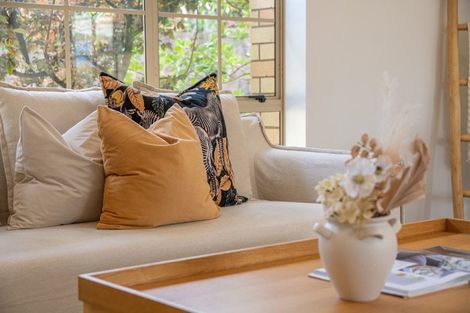 Photo of property in 6 Fulmar Way, Unsworth Heights, Auckland, 0632