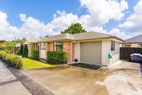 Photo of property in 169j Colwill Road, Massey, Auckland, 0614
