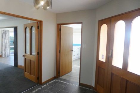 Photo of property in 7 Broadfell Avenue, Avonhead, Christchurch, 8042