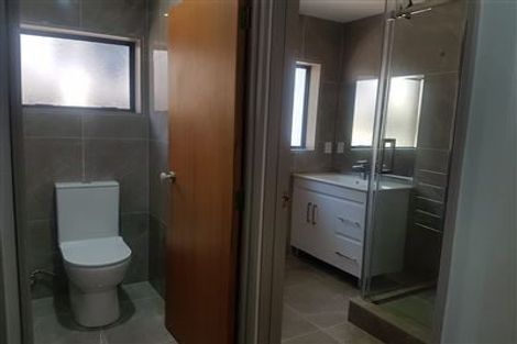 Photo of property in 2/27 Rata Street, New Lynn, Auckland, 0600