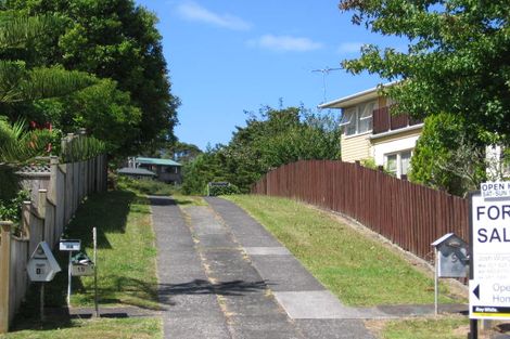Photo of property in 2/9 Ridgewood Crescent, Birkenhead, Auckland, 0626