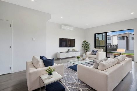 Photo of property in 2 Faithful Drive, Karaka, 2113