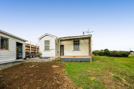 Photo of property in 8-10 Egmont Street, Normanby, Hawera, 4614