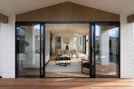 Photo of property in 14a Rose Leigh Drive, Cambridge, 3434