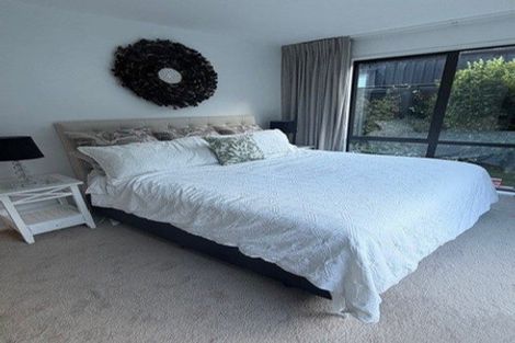 Photo of property in 1 Hovingham Court, Jacks Point, Queenstown, 9371