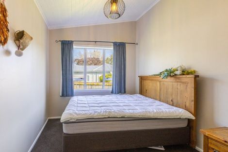 Photo of property in 17 Watts Street, Waipawa, 4210