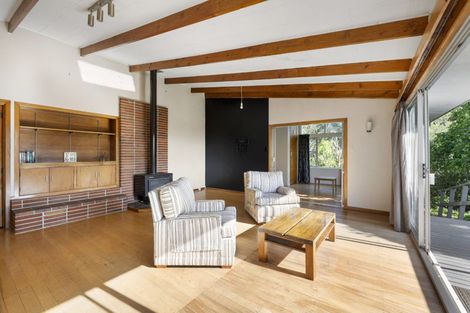 Photo of property in 295 Glenfield Road, Glenfield, Auckland, 0629