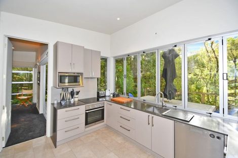 Photo of property in 20 Grand View Road, Leigh, 0985