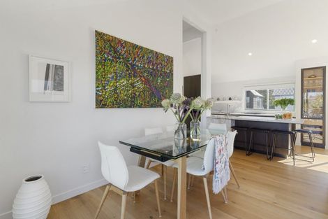 Photo of property in 2/43 Princes Street, Northcote Point, Auckland, 0627