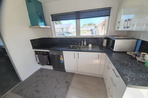 Photo of property in 2/18 Nelson Street, Papakura, 2110