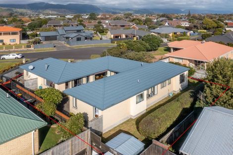 Photo of property in 22 Rifleman Lane, Paraparaumu Beach, Paraparaumu, 5032